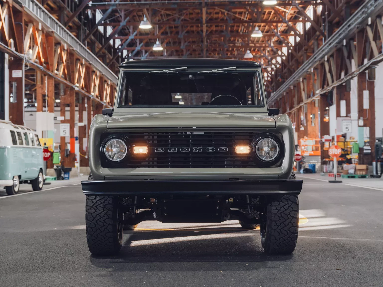 EV BRONCO 15 SAGE GREEN INV WEB 1