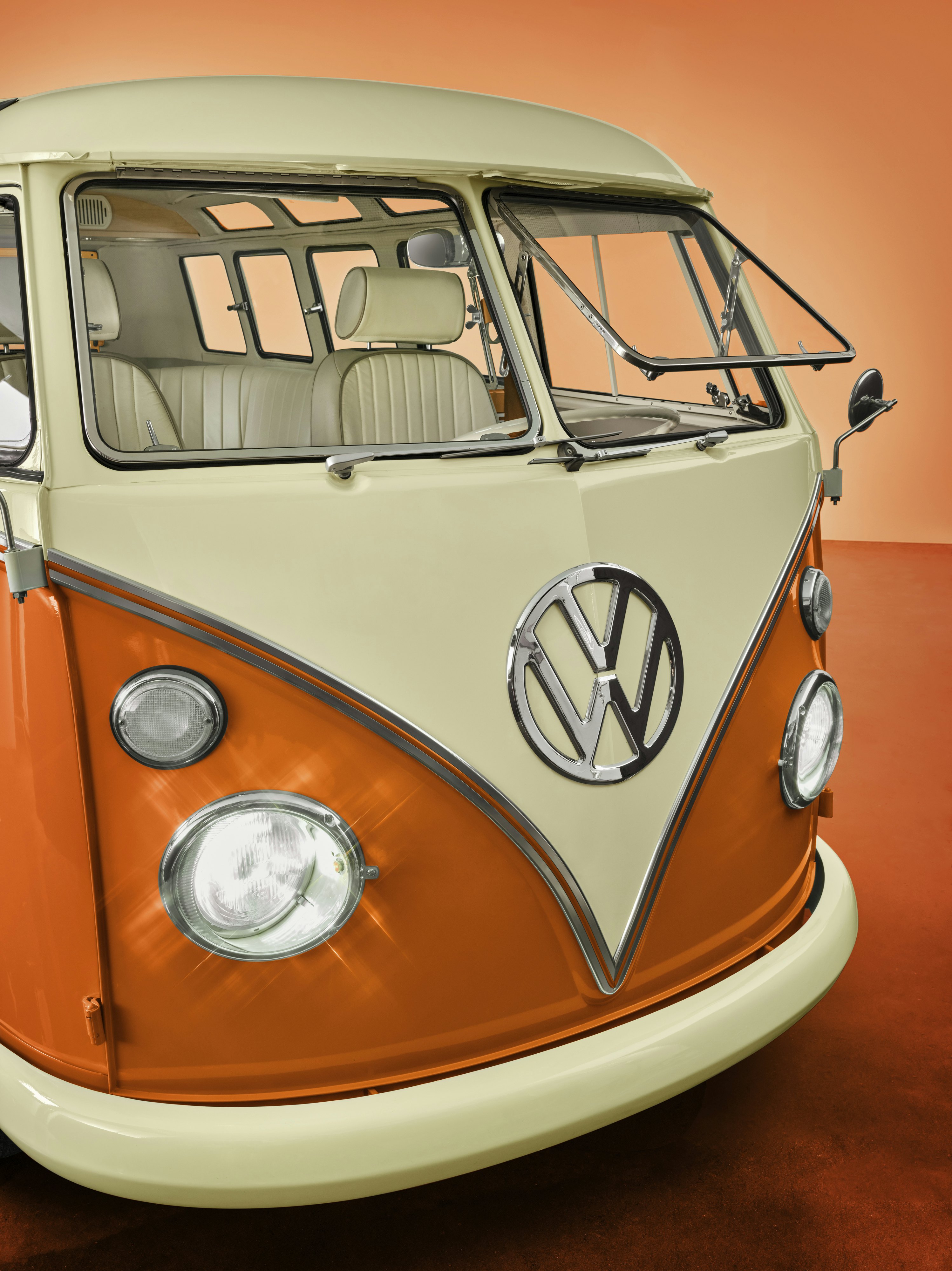 Kindred VW Bus Detail2 Split Window Tangerine 3 4